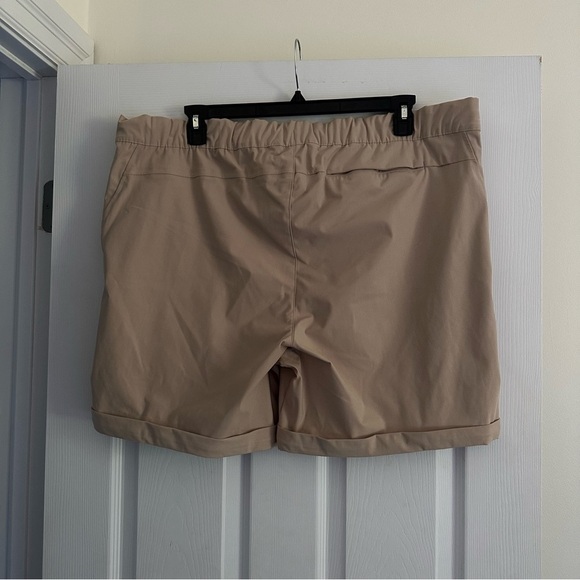 Size XXL Helly Hansen Move Quick Dry Tan Athletic Shorts - Picture 2 of 5